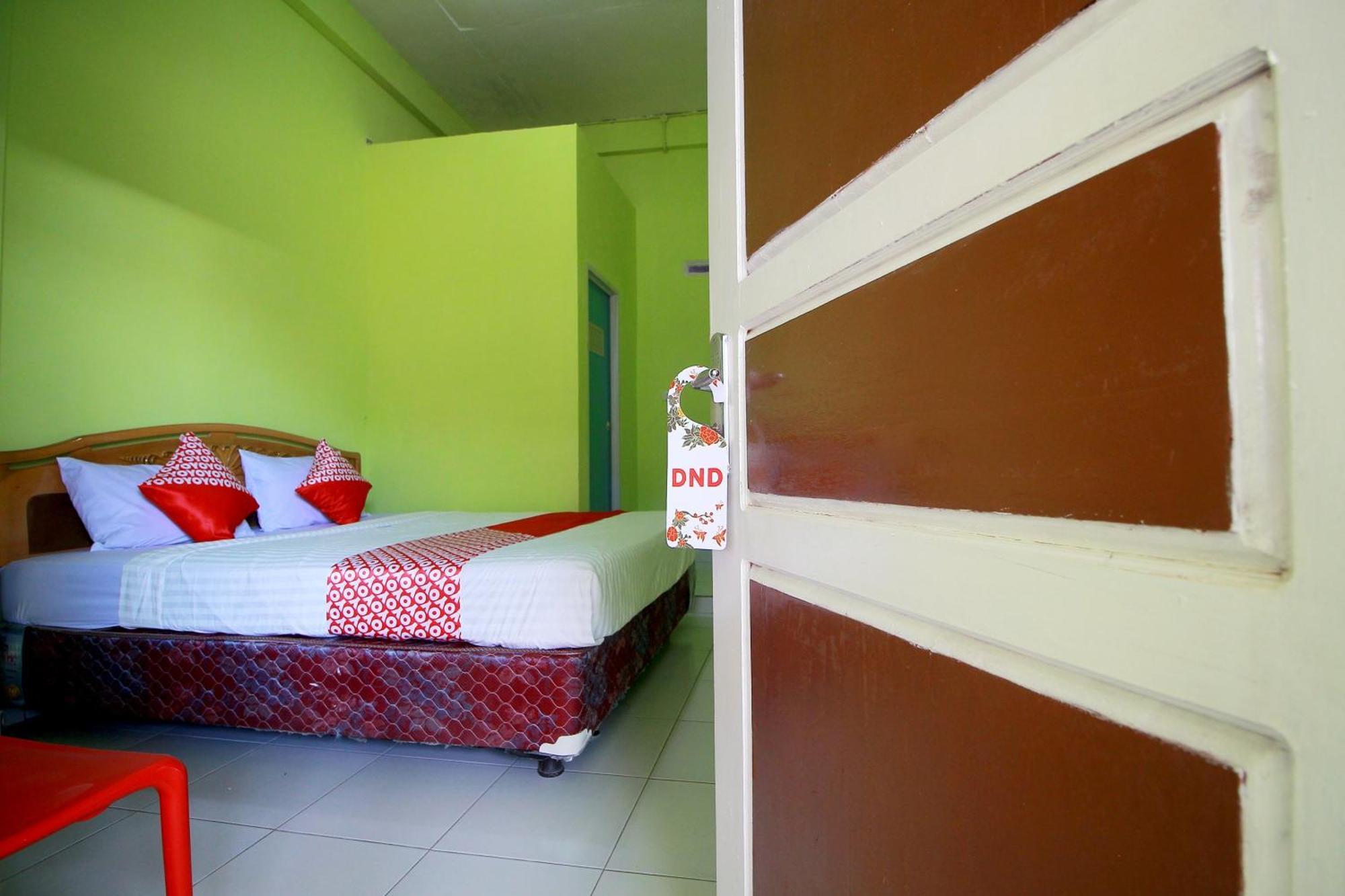 Oyo 2585 Sherren Guest House Lubuklinggau Exterior foto